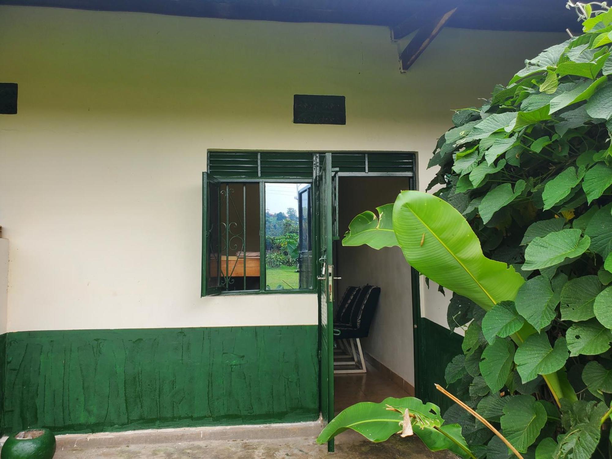 Gaia Eco Hub Bnb Fort Portal Exterior foto