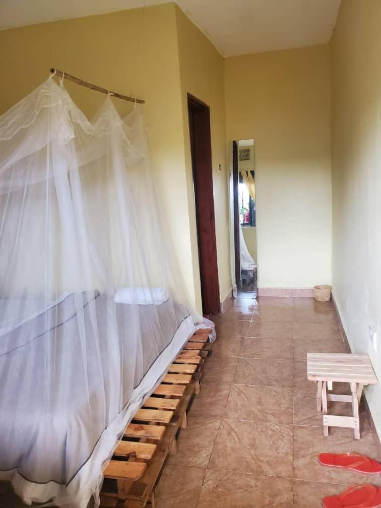 Gaia Eco Hub Bnb Fort Portal Exterior foto
